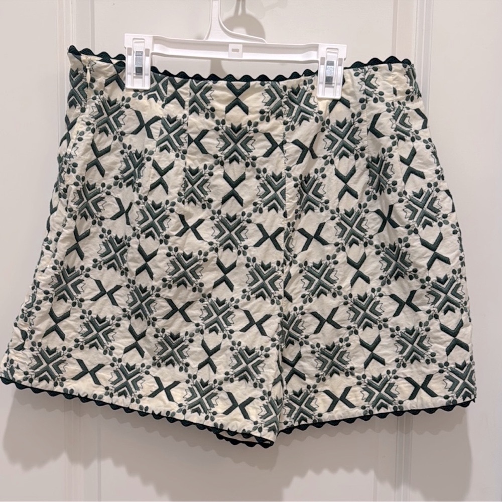 Zara Women’s XXL Green and Cream High Waist Embroidered Shorts - Picture 3 of 10